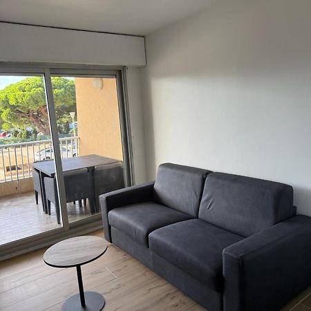 Super Studio Climatise Sur Le Port De Hyeres Apartment Exterior foto