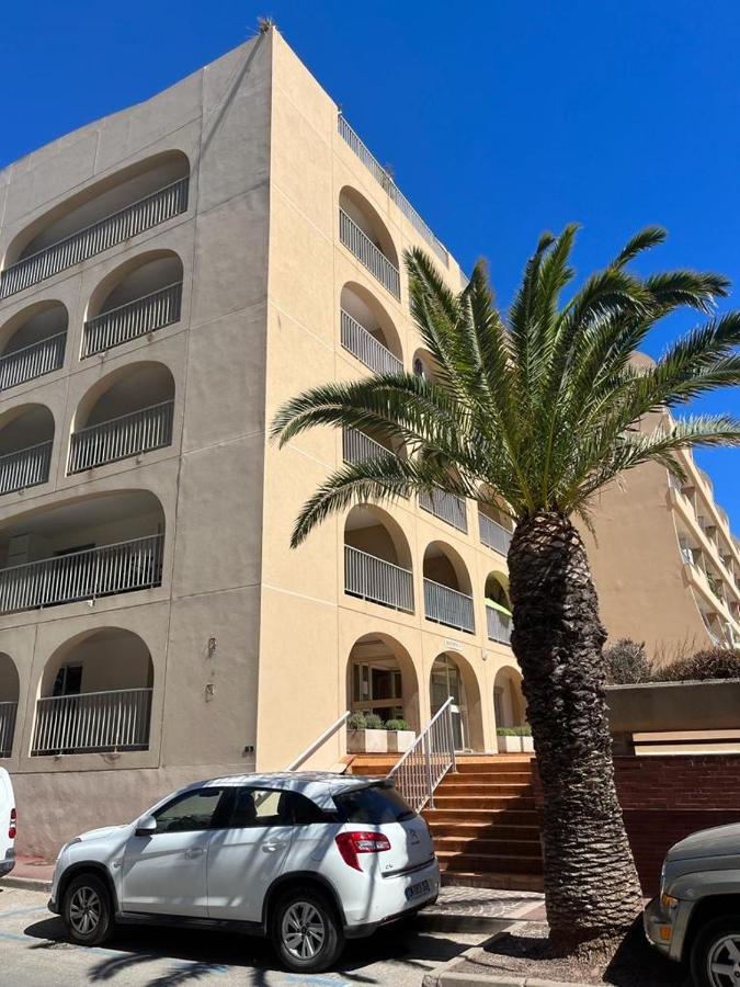 Super Studio Climatise Sur Le Port De Hyeres Apartment Exterior foto